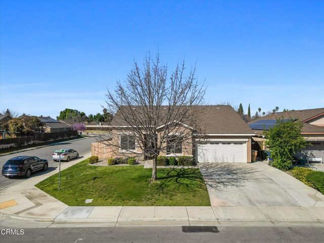 9014 Cadbury Drive, Bakersfield, CA 93311