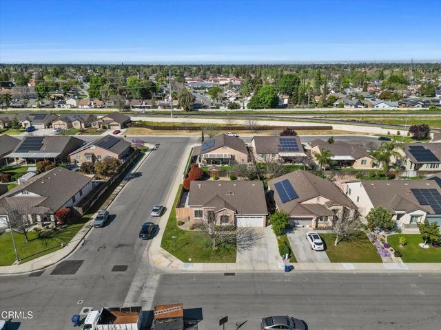 9014 Cadbury Drive, Bakersfield, CA 93311