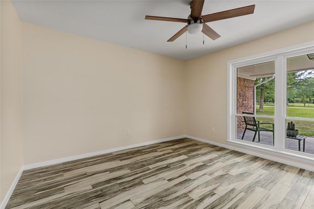 14974 East Dr, Conroe, TX 77302