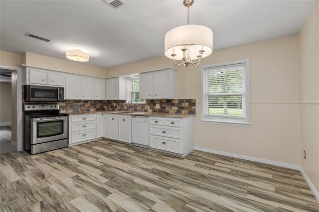 14974 East Dr, Conroe, TX 77302