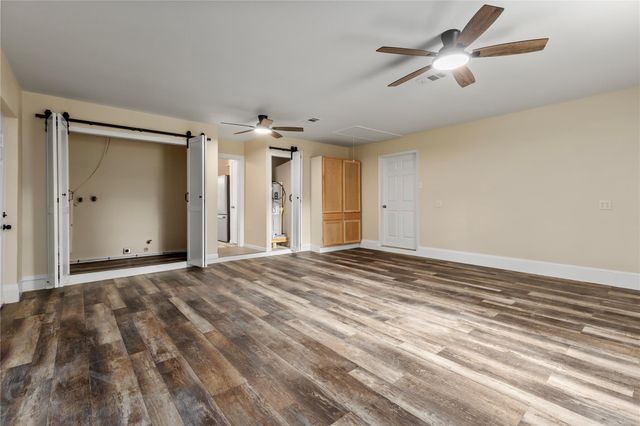 14974 East Dr, Conroe, TX 77302