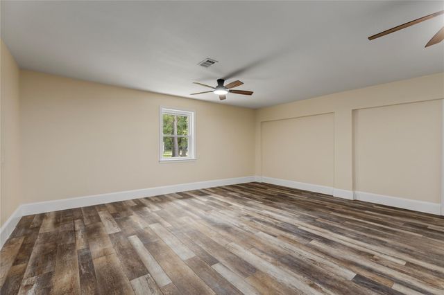 14974 East Dr, Conroe, TX 77302