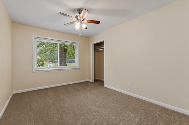 14974 East Dr, Conroe, TX 77302