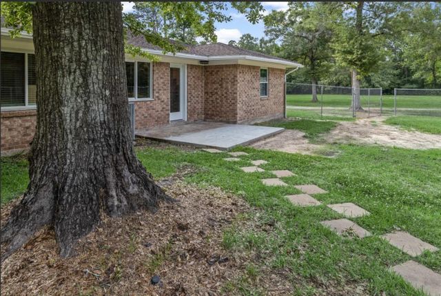 14974 East Dr, Conroe, TX 77302