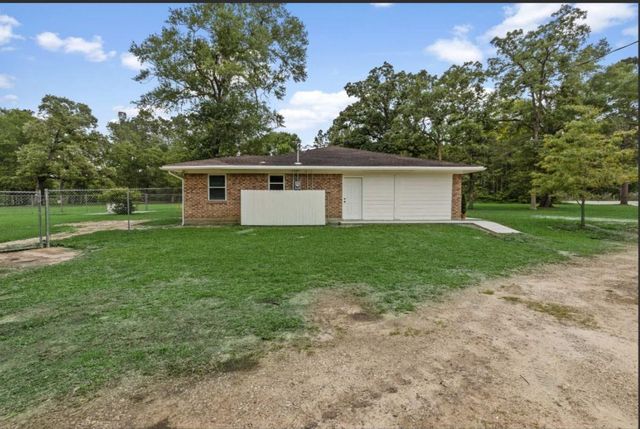 14974 East Dr, Conroe, TX 77302