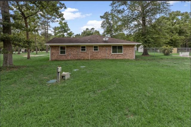 14974 East Dr, Conroe, TX 77302