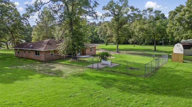14974 East Dr, Conroe, TX 77302