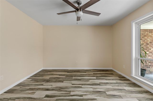 14974 East Dr, Conroe, TX 77302