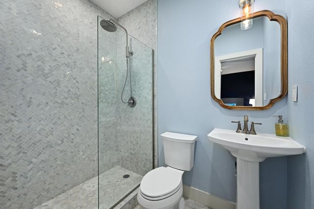 7721 Journeyville DR, Austin, TX 78735