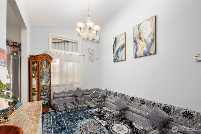 9452 25th Avenue SW, Seattle, WA 98106