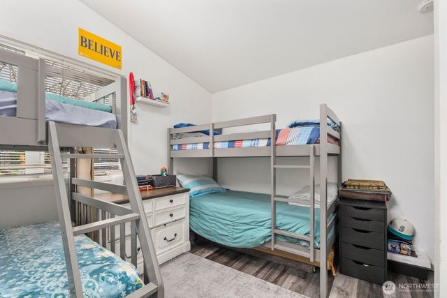 9452 25th Avenue SW, Seattle, WA 98106