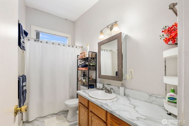 9452 25th Avenue SW, Seattle, WA 98106