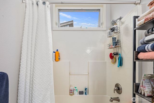 9452 25th Avenue SW, Seattle, WA 98106