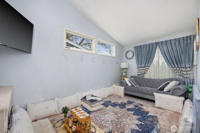 9452 25th Avenue SW, Seattle, WA 98106