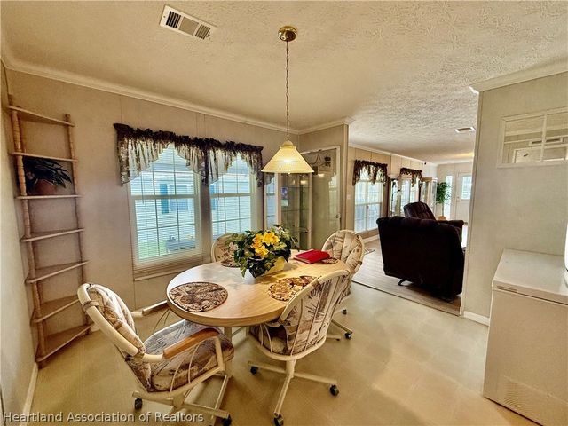 21 Venetian Parkway, Lake Placid, FL 33852