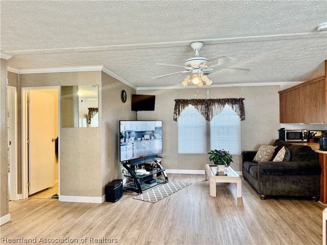 21 Venetian Parkway, Lake Placid, FL 33852