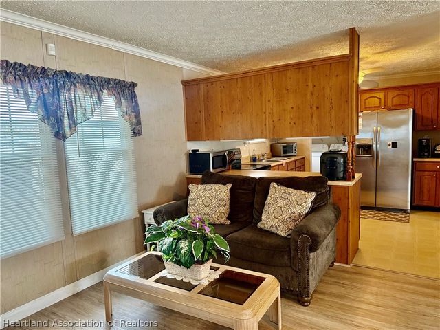 21 Venetian Parkway, Lake Placid, FL 33852