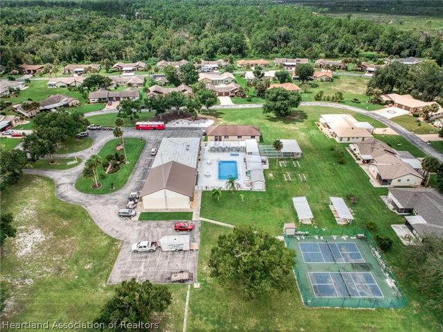 21 Venetian Parkway, Lake Placid, FL 33852