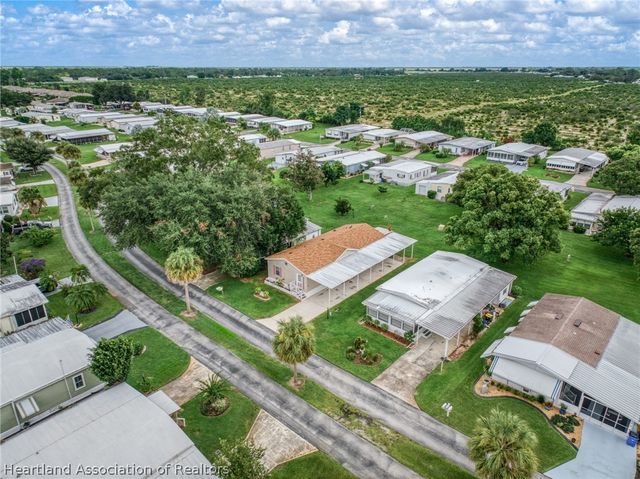 21 Venetian Parkway, Lake Placid, FL 33852