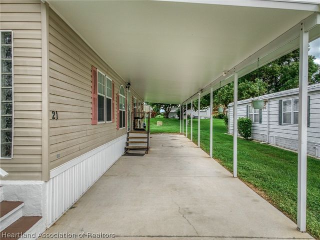 21 Venetian Parkway, Lake Placid, FL 33852