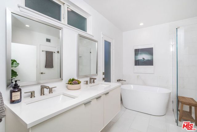 23826 Burbank Boulevard, Woodland Hills, CA 91367