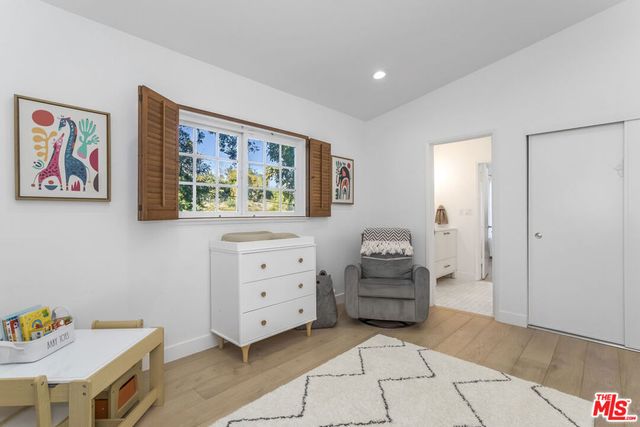 23826 Burbank Boulevard, Woodland Hills, CA 91367