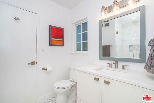 23826 Burbank Boulevard, Woodland Hills, CA 91367