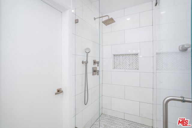 23826 Burbank Boulevard, Woodland Hills, CA 91367