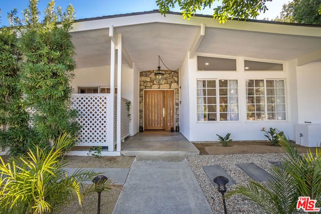 23826 Burbank Boulevard, Woodland Hills, CA 91367