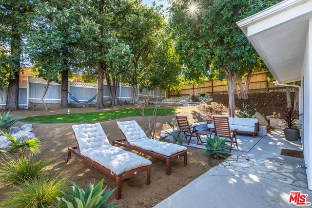 23826 Burbank Boulevard, Woodland Hills, CA 91367