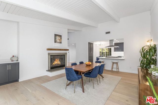 23826 Burbank Boulevard, Woodland Hills, CA 91367