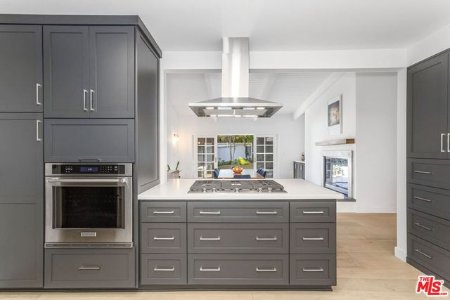 23826 Burbank Boulevard, Woodland Hills, CA 91367