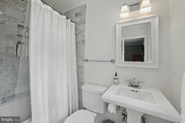 6622 SKYLINE CT, Alexandria, VA 22307