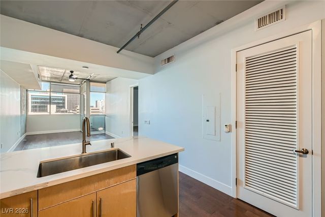 353 East Bonneville Avenue 804, Las Vegas, NV 89101