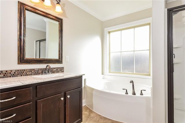 1774 Glenridge Drive, Kernersville, NC 27284