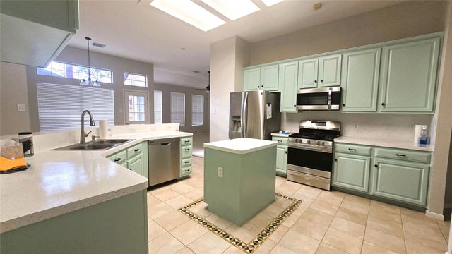 95 S Dreamweaver Circle, The Woodlands, TX 77380