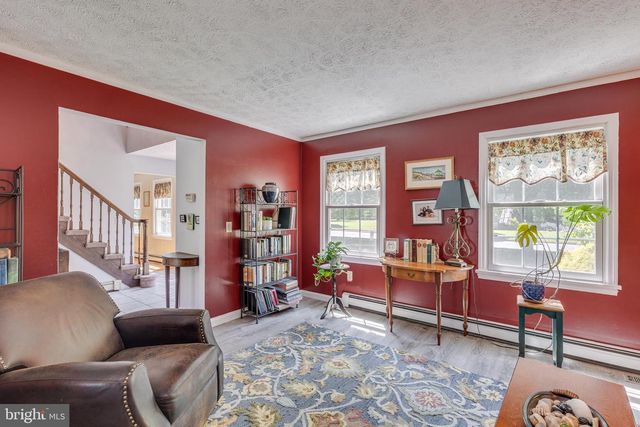 12 N HOCKEY DR, Columbus, NJ 08022