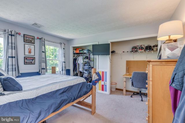 12 N HOCKEY DR, Columbus, NJ 08022