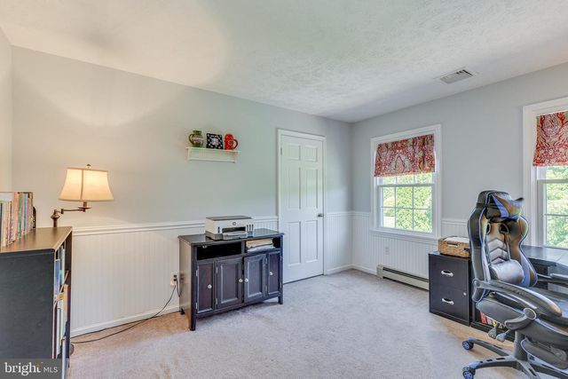 12 N HOCKEY DR, Columbus, NJ 08022