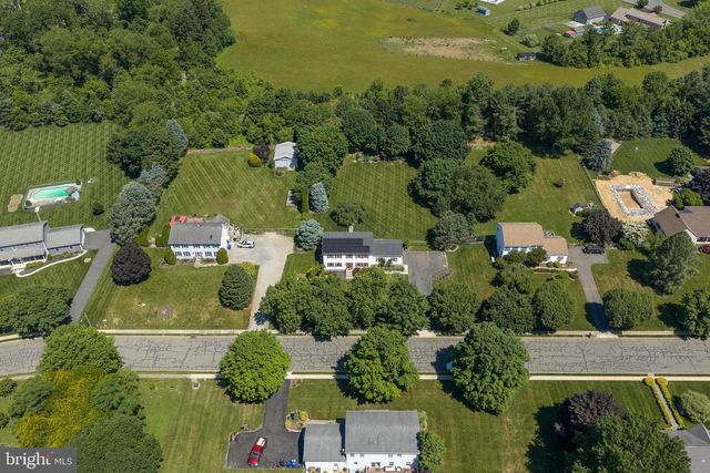12 N HOCKEY DR, Columbus, NJ 08022