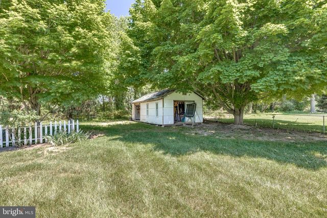 12 N HOCKEY DR, Columbus, NJ 08022