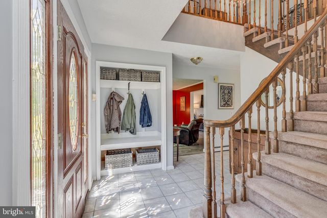 12 N HOCKEY DR, Columbus, NJ 08022
