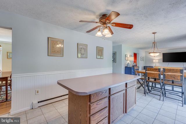 12 N HOCKEY DR, Columbus, NJ 08022