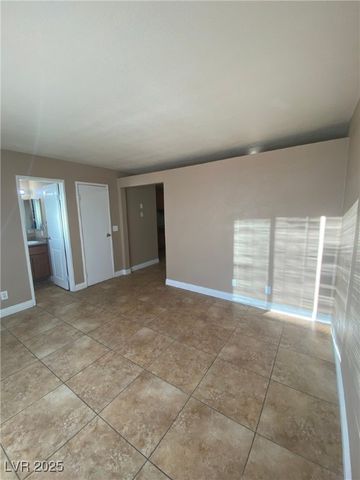 305 North 10th Street 31, Las Vegas, NV 89101