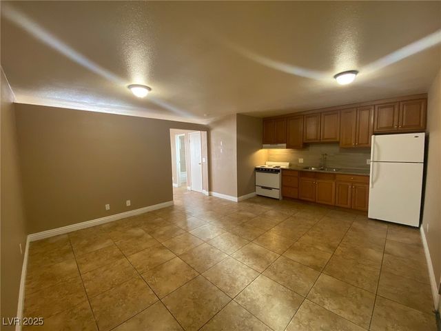 305 North 10th Street 31, Las Vegas, NV 89101