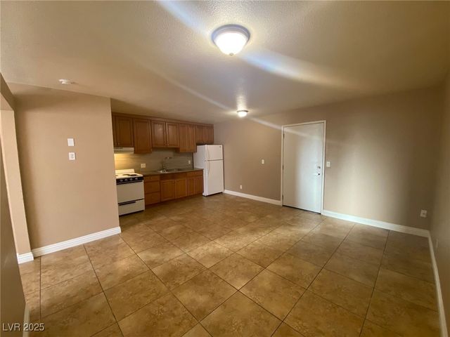305 North 10th Street 31, Las Vegas, NV 89101