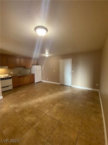 305 North 10th Street 31, Las Vegas, NV 89101