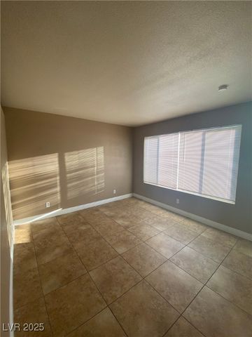305 North 10th Street 31, Las Vegas, NV 89101