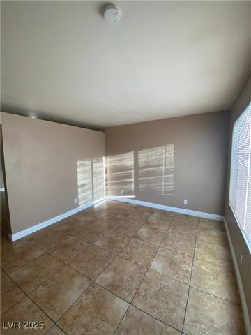 305 North 10th Street 31, Las Vegas, NV 89101