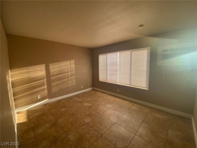 305 North 10th Street 31, Las Vegas, NV 89101